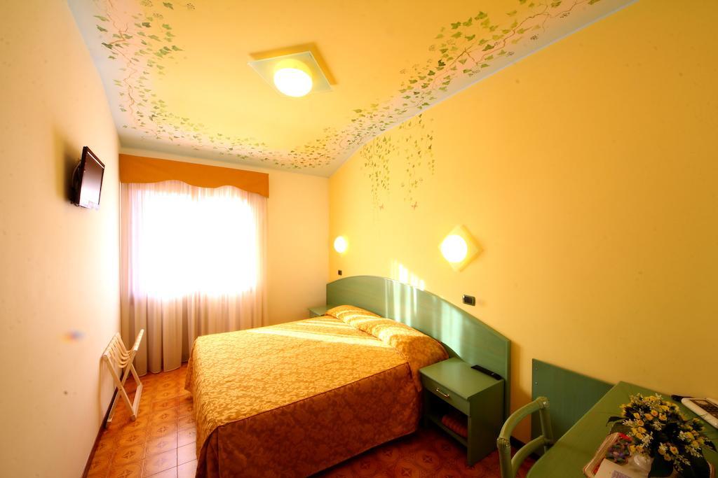 La Favorita Apricale B&B & Ristorante חדר תמונה