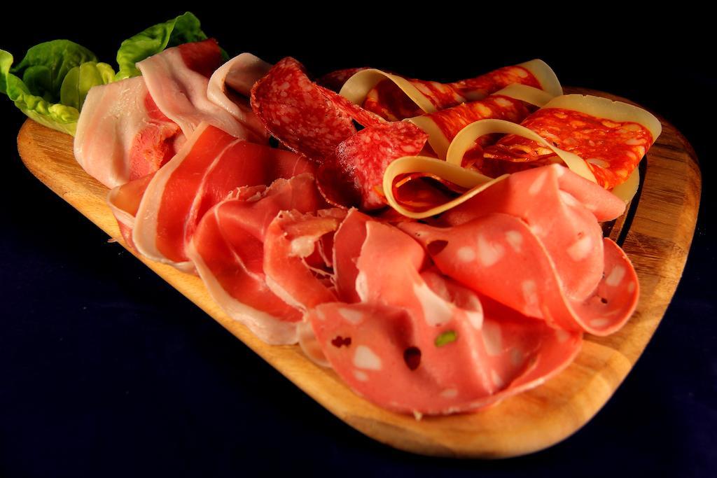 La Favorita Apricale B&B & Ristorante מראה חיצוני תמונה